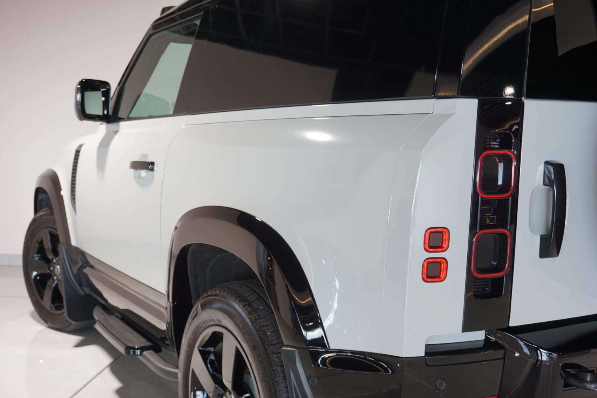 Land Rover Defender 90 3.0 D300 MHEV X-Dynamic HSE Hard Top SUV 3dr Diesel Auto 4WD SWB Euro 6 (s/s) (300 ps)